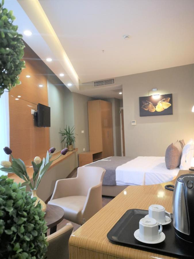 Grand Park Hotel Istanbul City Center Bed And Breakfast Exterior photo